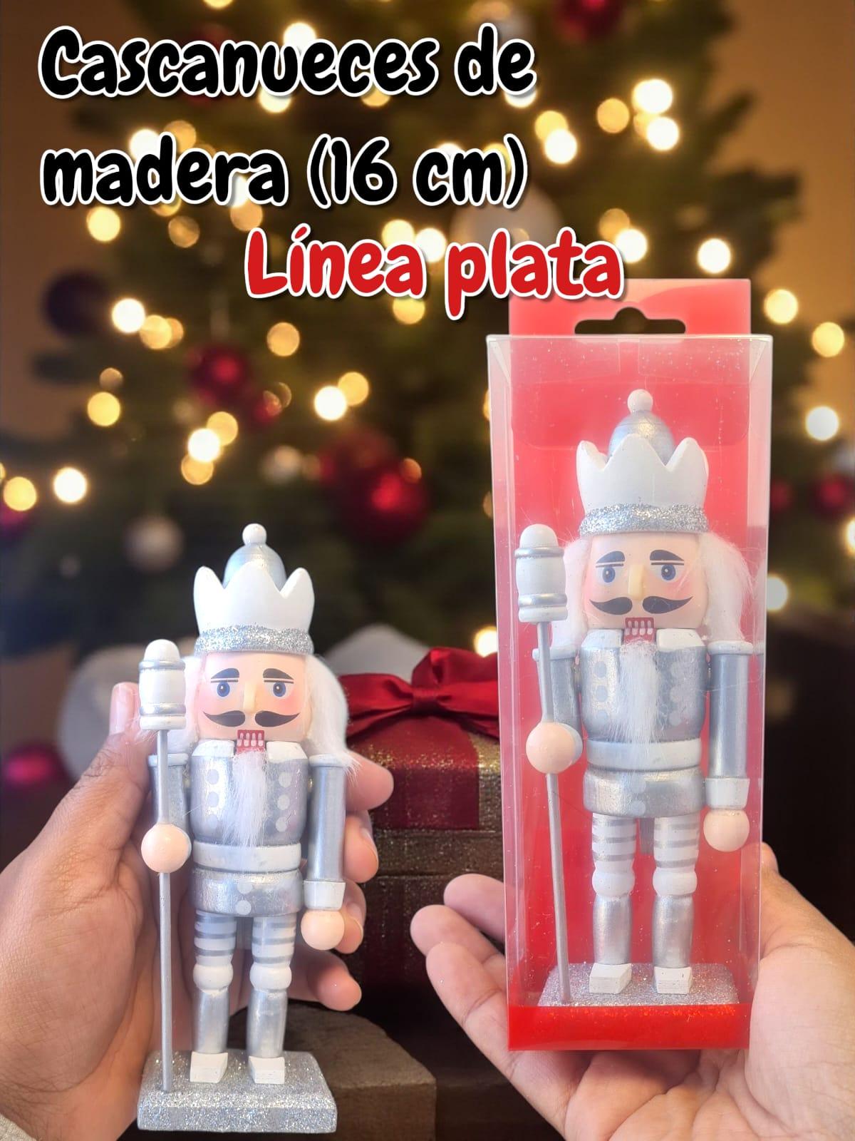Cascanueces de Madera Linea Plata en caja exhibidora